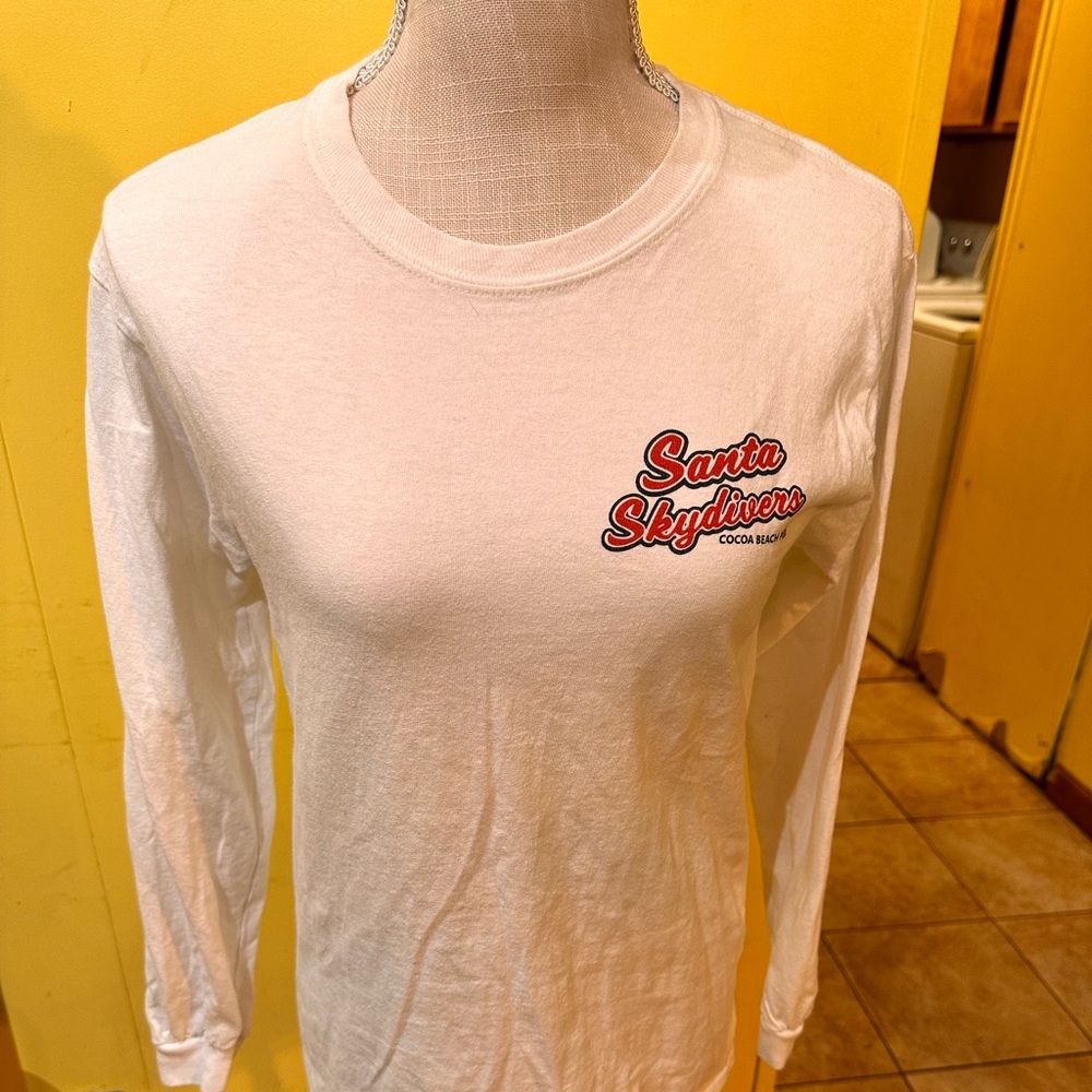 Vintage Cocoa beach Santa Skydivers shirt